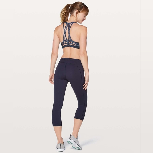 Lululemon Slide With Me Bra Sz 6 - Picture 2 of 8